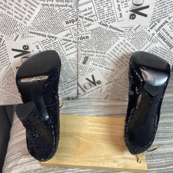NWOT BCBG Beautiful Black Sexy Sequins High Thick Heart-Shaped Heels Size 10B/40 - Picture 4 of 5